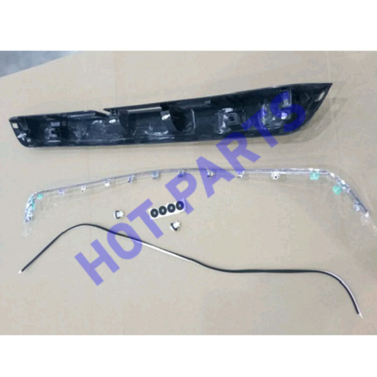 картинка НИЖНЯЯ НАКЛАДКА КРЫШКИ БАГАЖНИКА NL-4  1018059352