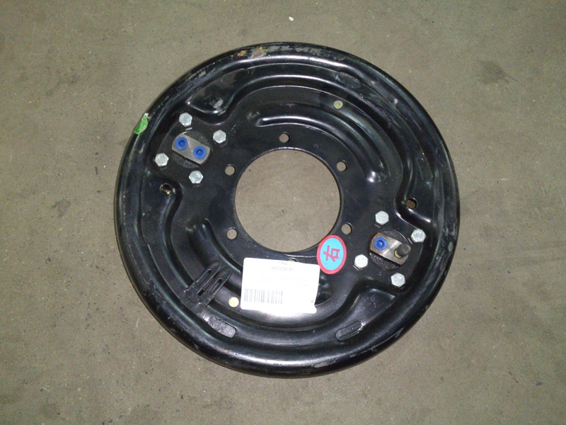 картинка ЩИТ ЗАДНЕГО ТОРМОЗА ПРАВЫЙ В СБОРЕ FAW 1041  - 3502030-B1  3502030-B1